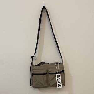 BAGGU Medium Cargo Crossbody Dove - NWT